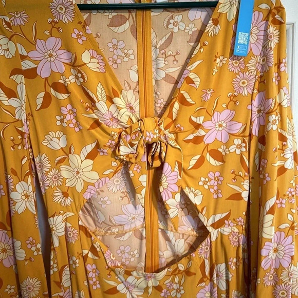 NWT Cupshe Dress Medium - Picture 2 of 4